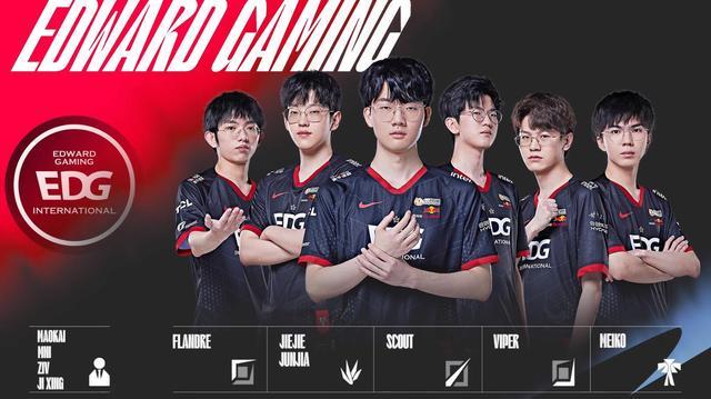 长友佑都并 长友佑都并