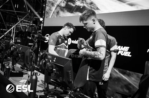 员占据首发 员占据首发