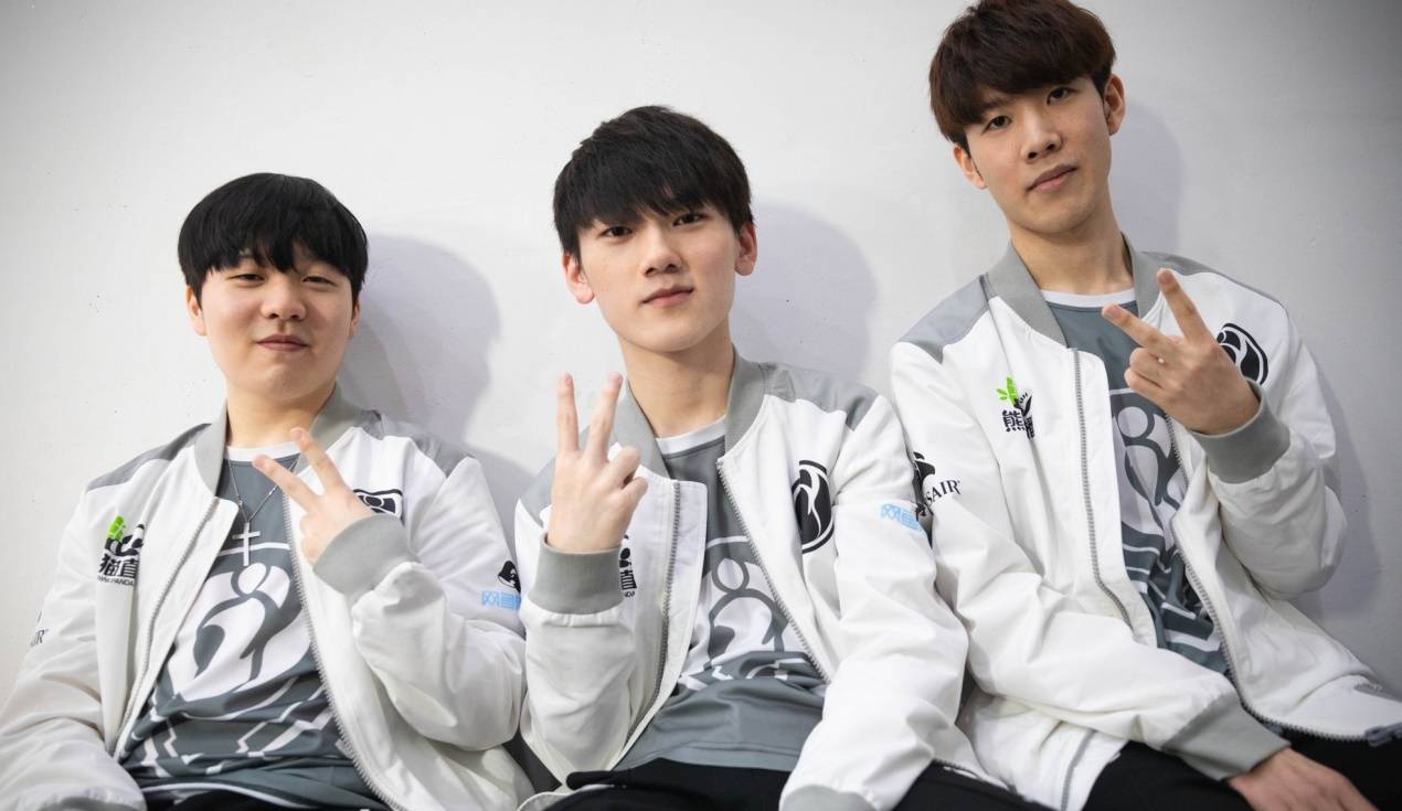 年足球赛季 年足球赛季